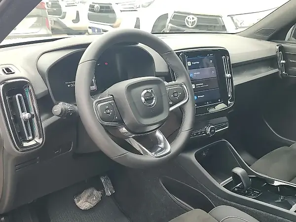 Volvo XC40 Recharge - Imagem 13