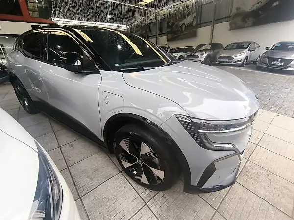 Renault Megane E-tech Electric - Imagem 2