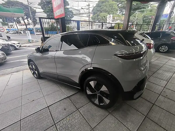 Renault Megane E-tech Electric - Imagem 4