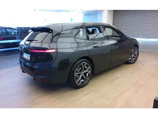 BMW Ix - Imagem 3