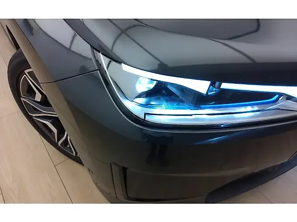 BMW Ix - Imagem 2