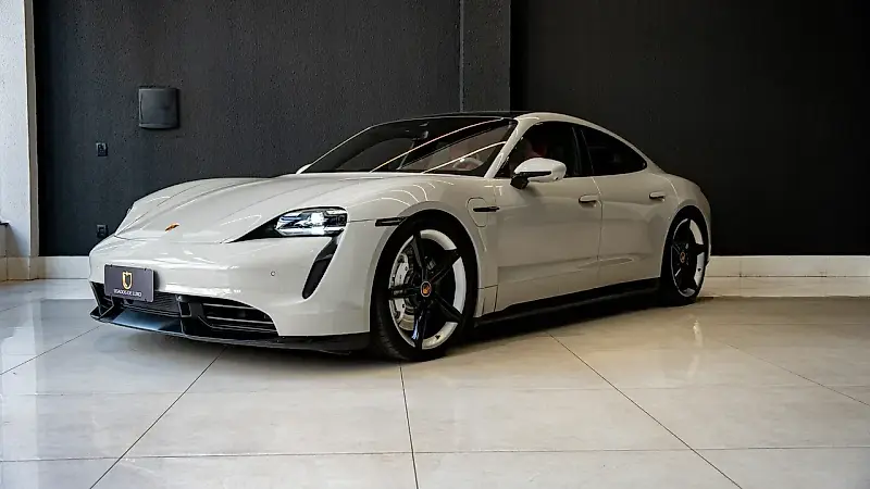 Porsche Taycan - Imagem 1