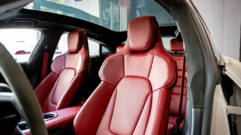 Porsche Taycan - Imagem 12