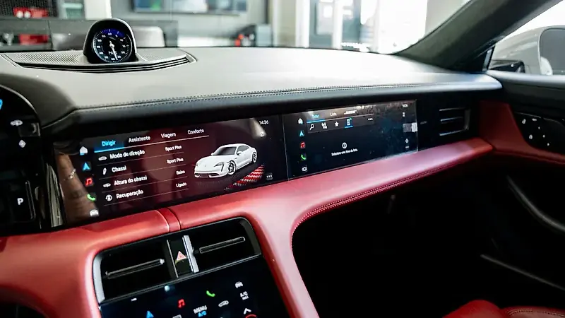 Porsche Taycan - Imagem 16