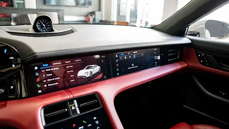 Porsche Taycan - Imagem 14
