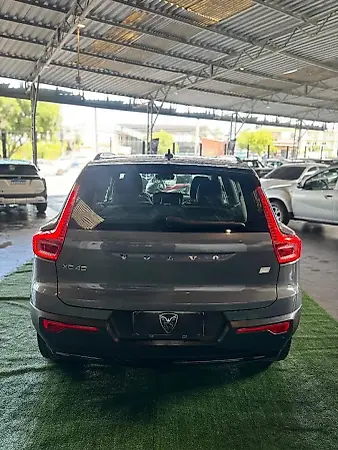 Volvo XC40 Recharge - Imagem 5