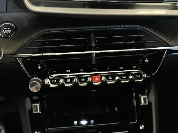 Peugeot E-2008 - Imagem 13