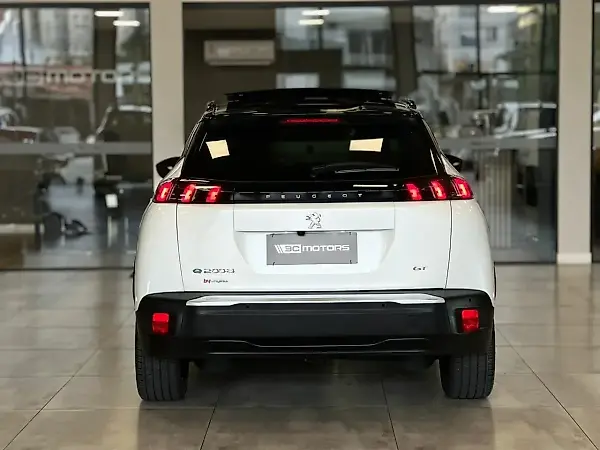 Peugeot E-2008 - Imagem 19