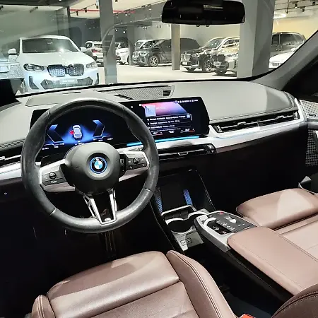 BMW IX1 - Imagem 16