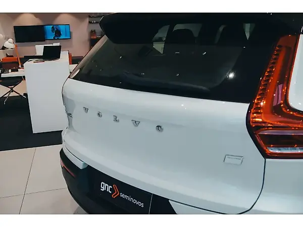 Volvo XC40 Recharge - Imagem 8