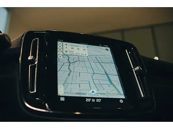 Volvo XC40 Recharge - Imagem 12