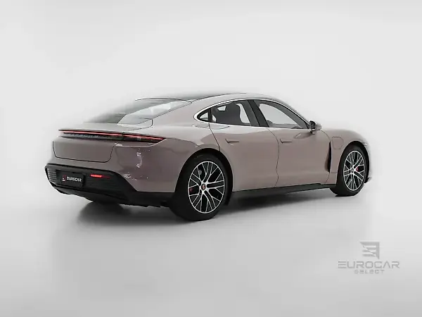 Porsche Taycan - Imagem 6