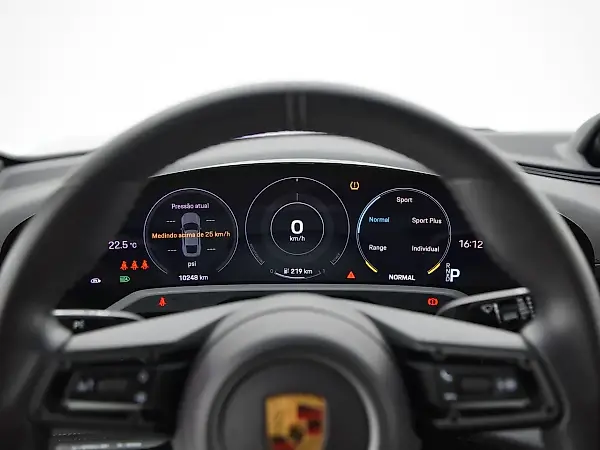 Porsche Taycan - Imagem 7