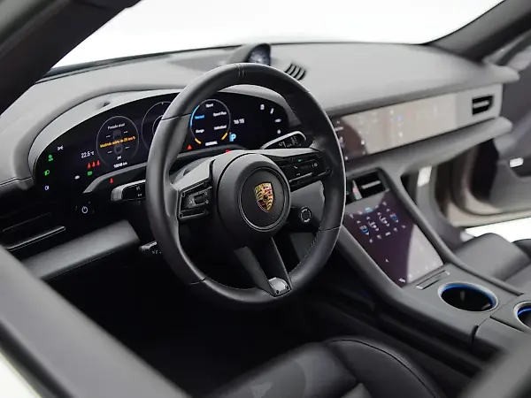 Porsche Taycan - Imagem 9