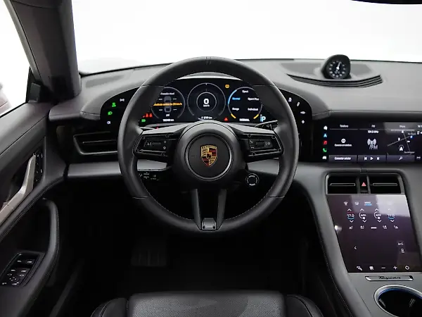 Porsche Taycan - Imagem 8