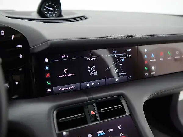 Porsche Taycan - Imagem 11