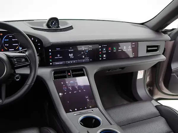 Porsche Taycan - Imagem 10