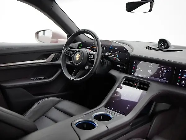 Porsche Taycan - Imagem 13
