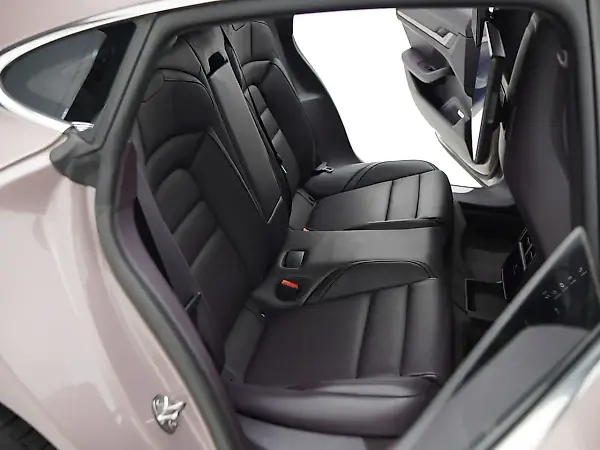 Porsche Taycan - Imagem 18
