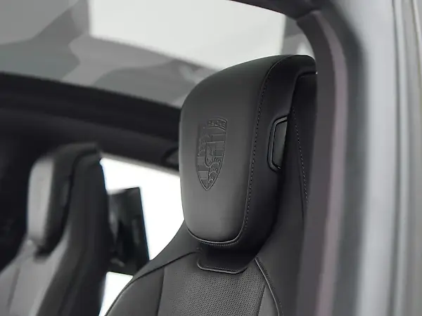Porsche Taycan - Imagem 19