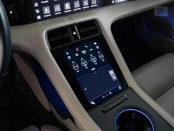 Porsche Taycan - Imagem 8