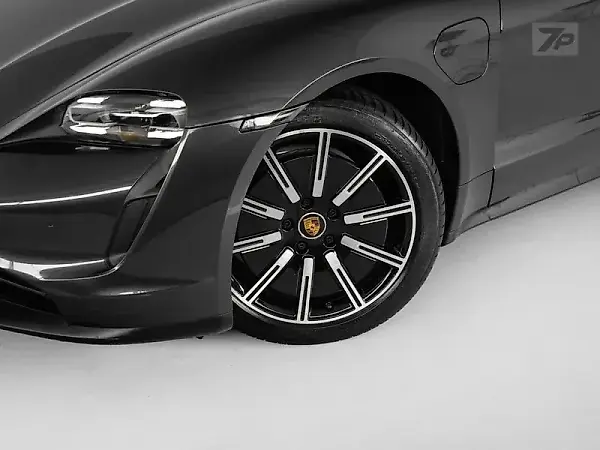 Porsche Taycan - Imagem 17