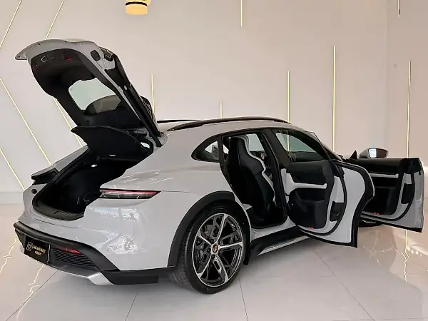 Porsche Taycan - Imagem 4
