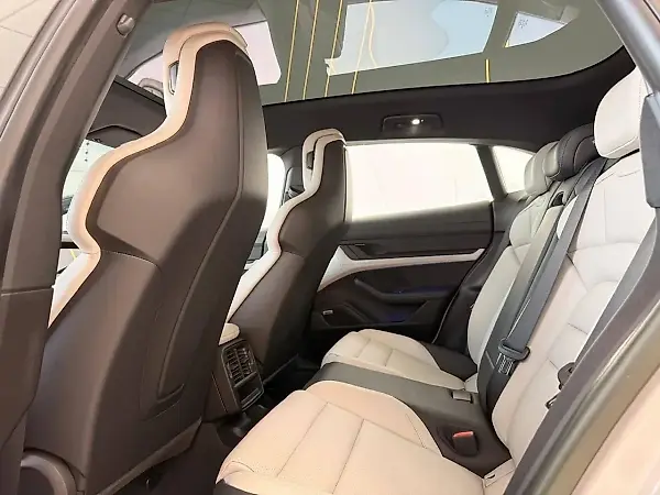 Porsche Taycan - Imagem 8