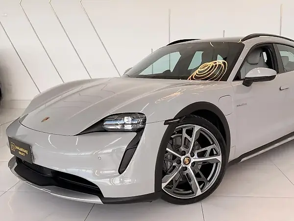 Porsche Taycan - Imagem 17
