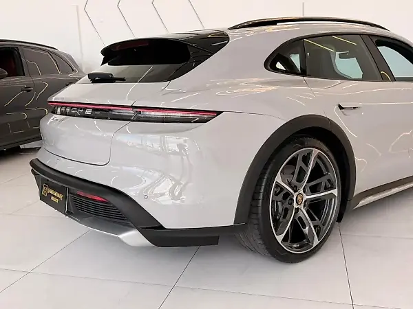 Porsche Taycan - Imagem 18