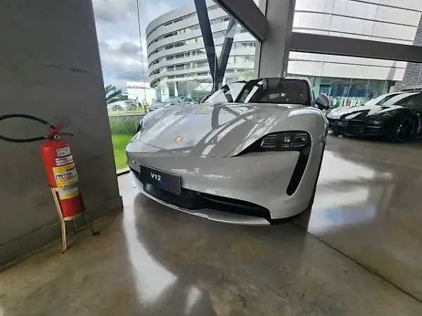 Porsche Taycan - Imagem 4