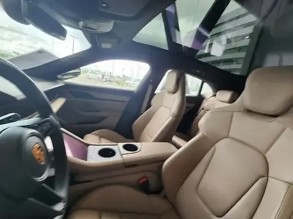 Porsche Taycan - Imagem 6