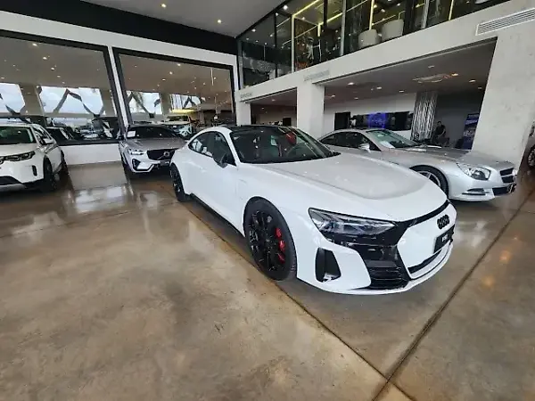 Audi Rs E-tron  GT - Imagem 1