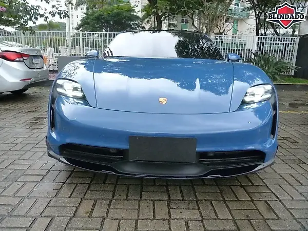 Porsche Taycan - Imagem 1