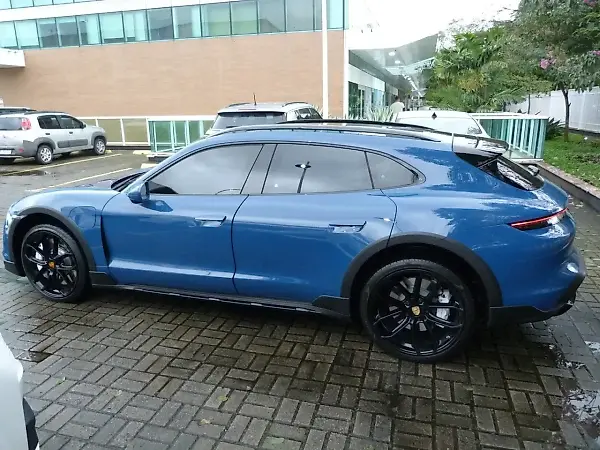 Porsche Taycan - Imagem 5