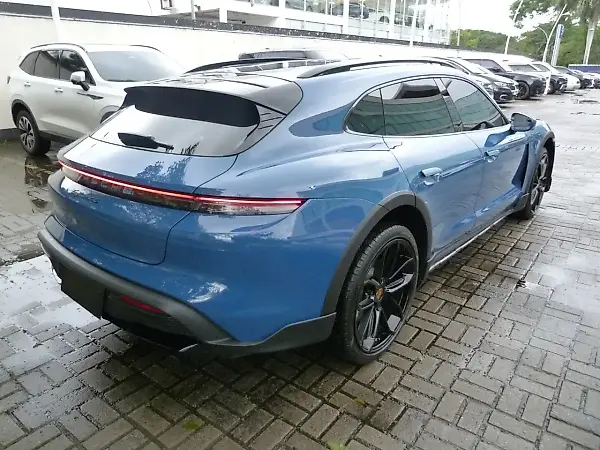 Porsche Taycan - Imagem 7