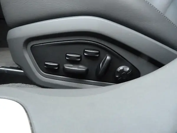 Porsche Taycan - Imagem 14