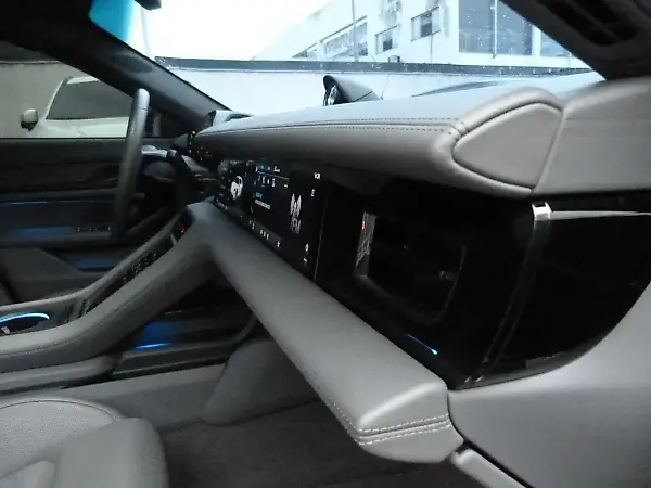 Porsche Taycan - Imagem 20