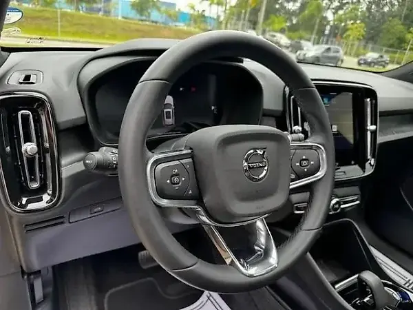 Volvo XC40 Recharge - Imagem 4