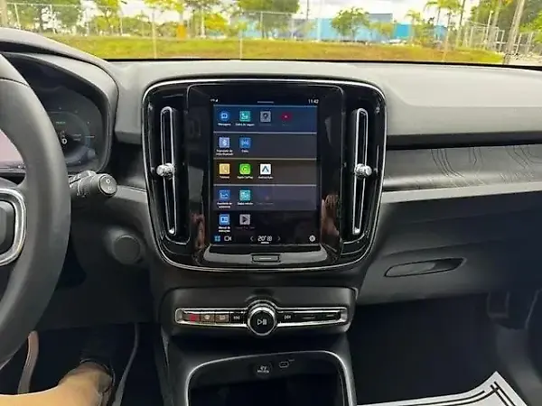 Volvo XC40 Recharge - Imagem 6
