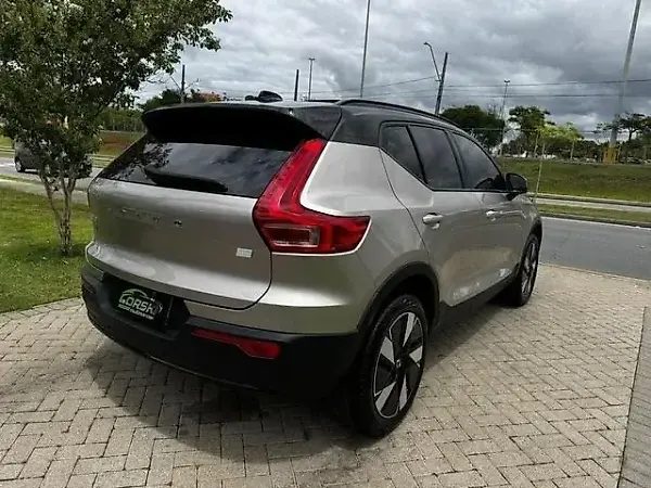 Volvo XC40 Recharge - Imagem 17