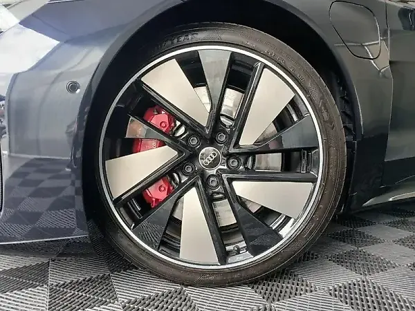 Audi Rs E-tron  GT - Imagem 5