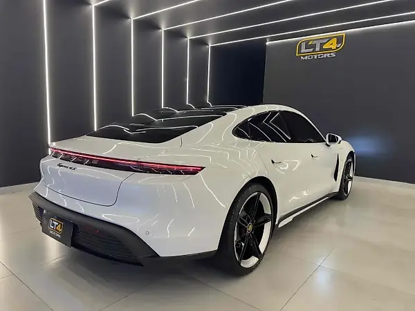 Porsche Taycan - Imagem 6