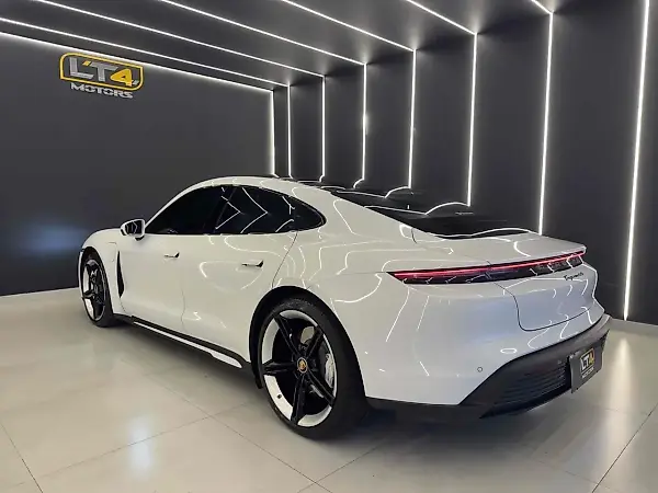 Porsche Taycan - Imagem 8