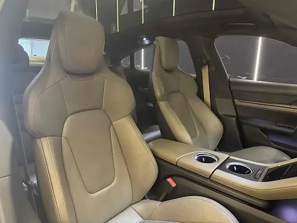 Porsche Taycan - Imagem 11