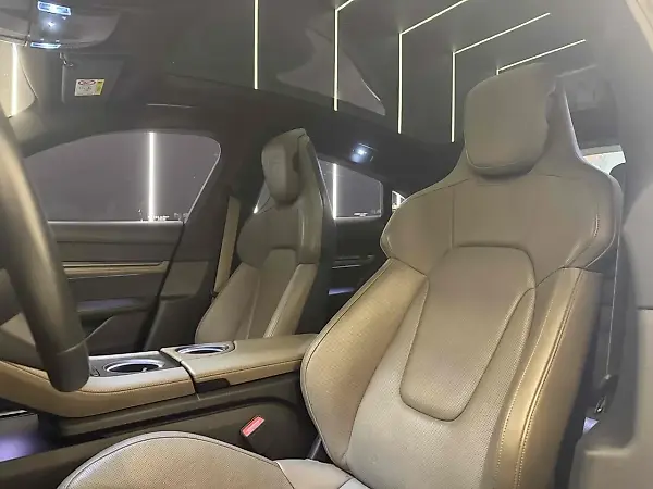 Porsche Taycan - Imagem 12