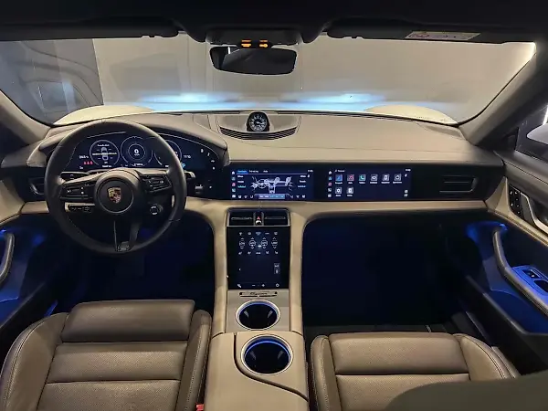 Porsche Taycan - Imagem 14