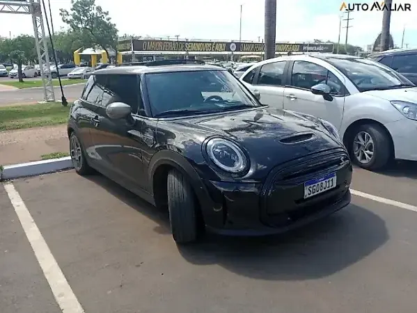 Mini Cooper SE - Imagem 1