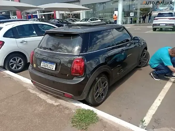 Mini Cooper SE - Imagem 4