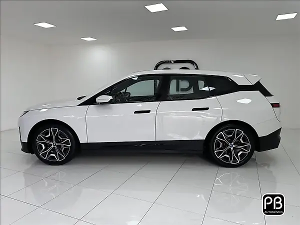 BMW Ix - Imagem 3